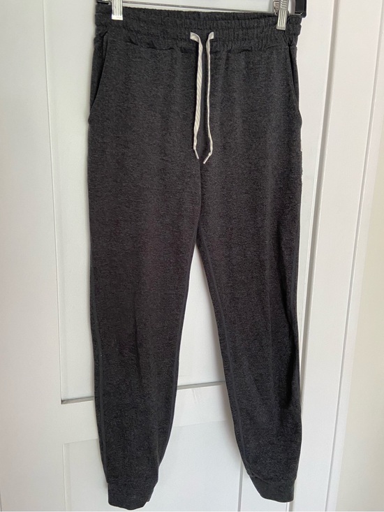 Vuori Pants - 55. Size Small VUORI Charcoal Grey Heathered Dream Knit Joggers *no size tag